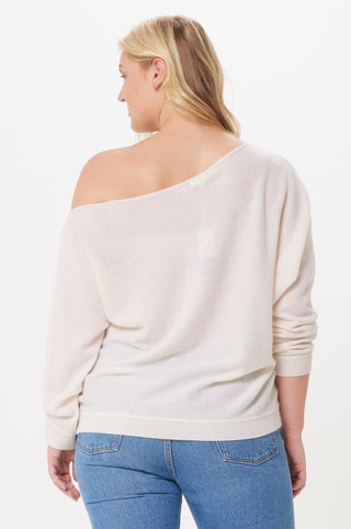 Plus Size Cashmere Off the Shoulder Sweater- whiet