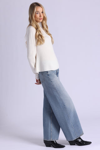 Luxe Cashmere Seamless Mock Neck