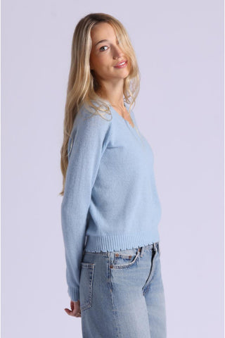 7GG Cashmere Frayed Edge Cropped V